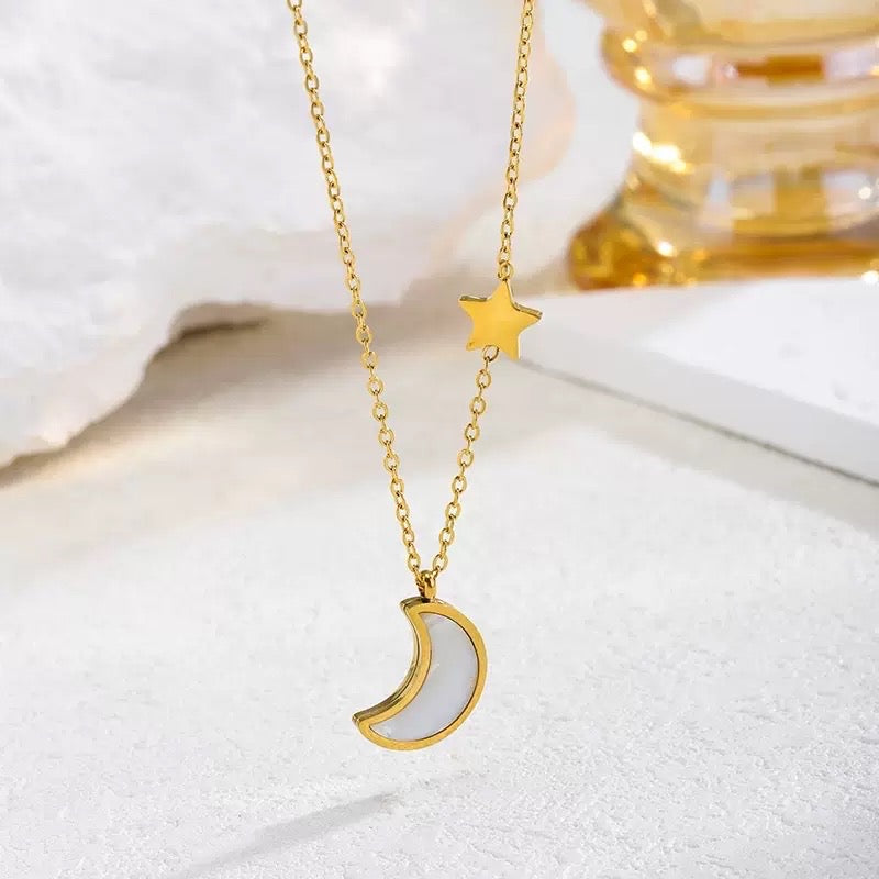 Luna Necklace