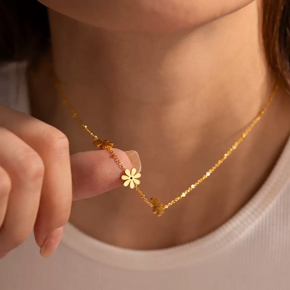 Fia Necklace