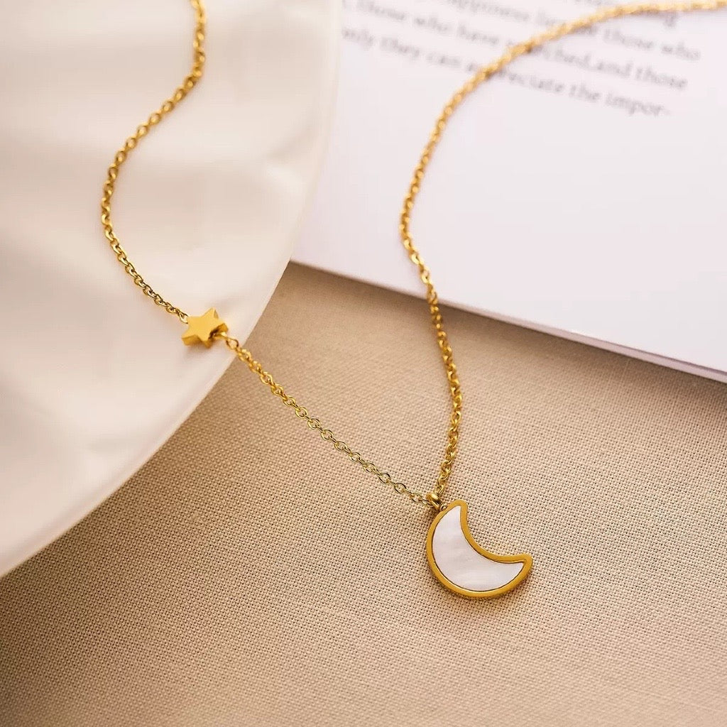 Luna Necklace