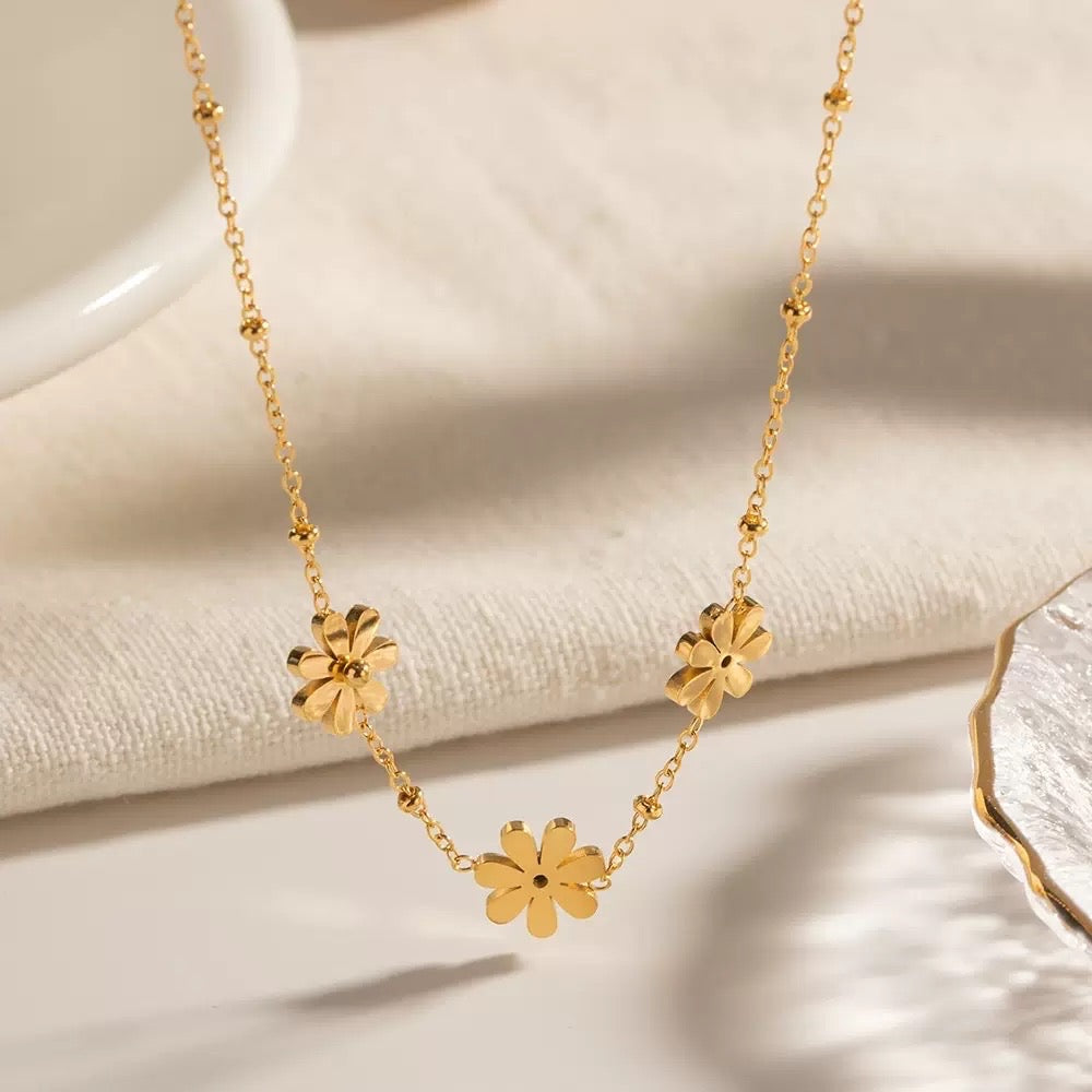 Fia Necklace