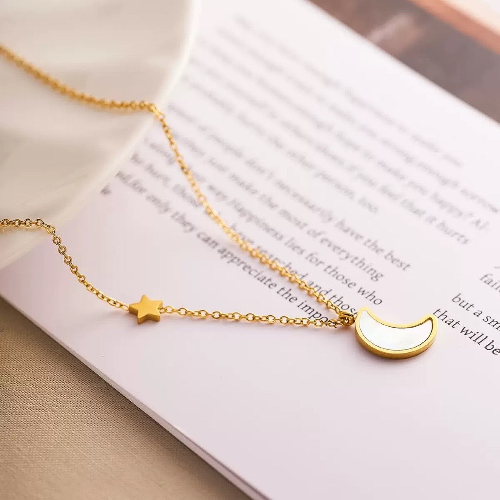Luna Necklace